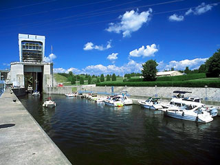 Carillon Canal National Historic Site - Laurentians