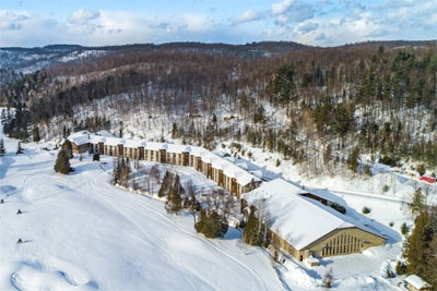 Discover the beautiful Lower Laurentians at Hotel Lac Carling