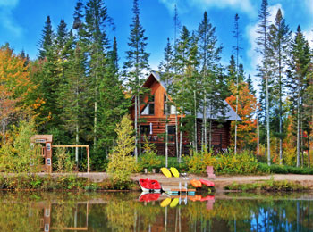Au Chalet en Bois Rond: perfect for a getaway this fall!