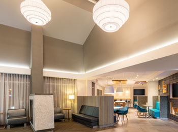 See the new style at the Holiday Inn Express in Québec City!