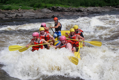 Combine rafting, spring and adventure in Quebec