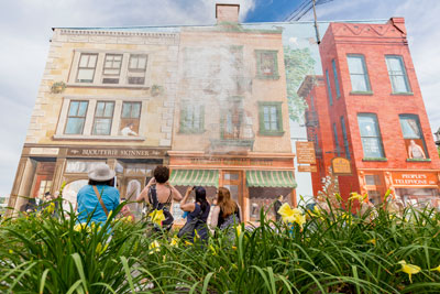 Dive into the heart of Sherbrooke’s history with MURALIS – the Great Mural Experience.
