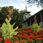 Enjoy a peaceful moment in magnificent gardens at religious sites in Quebec